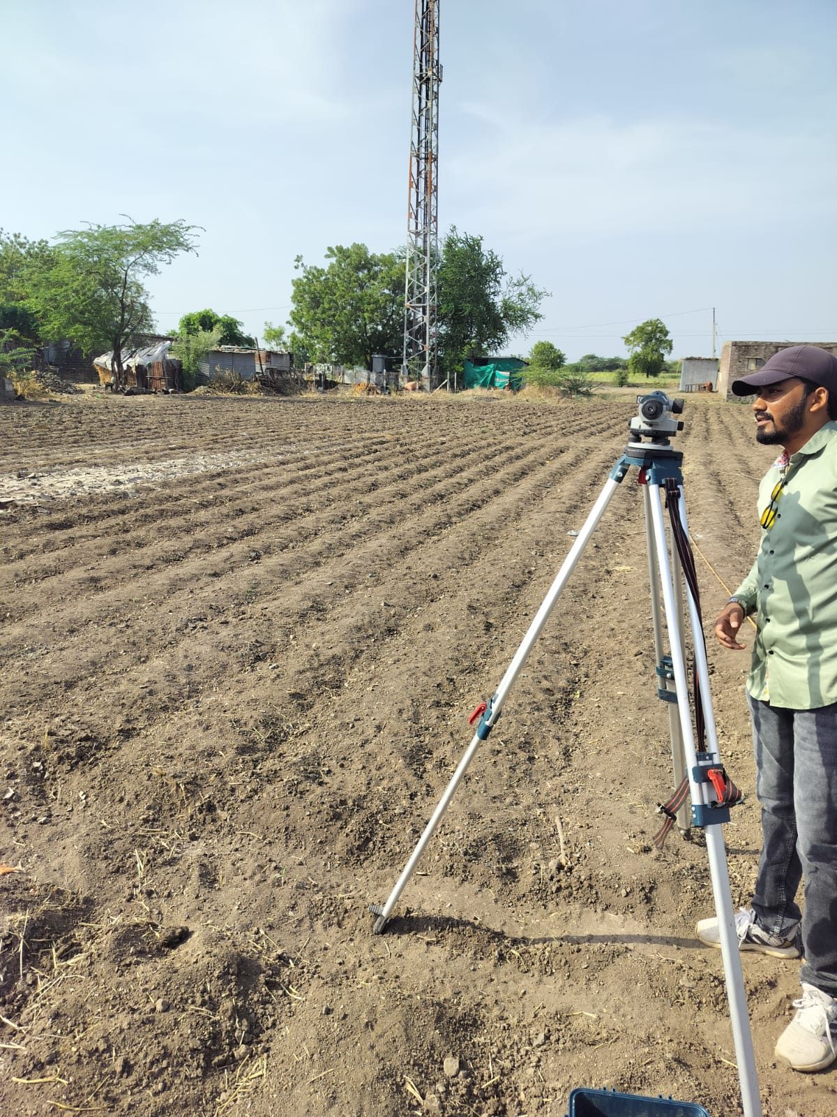 Site survey with leveling instrument
